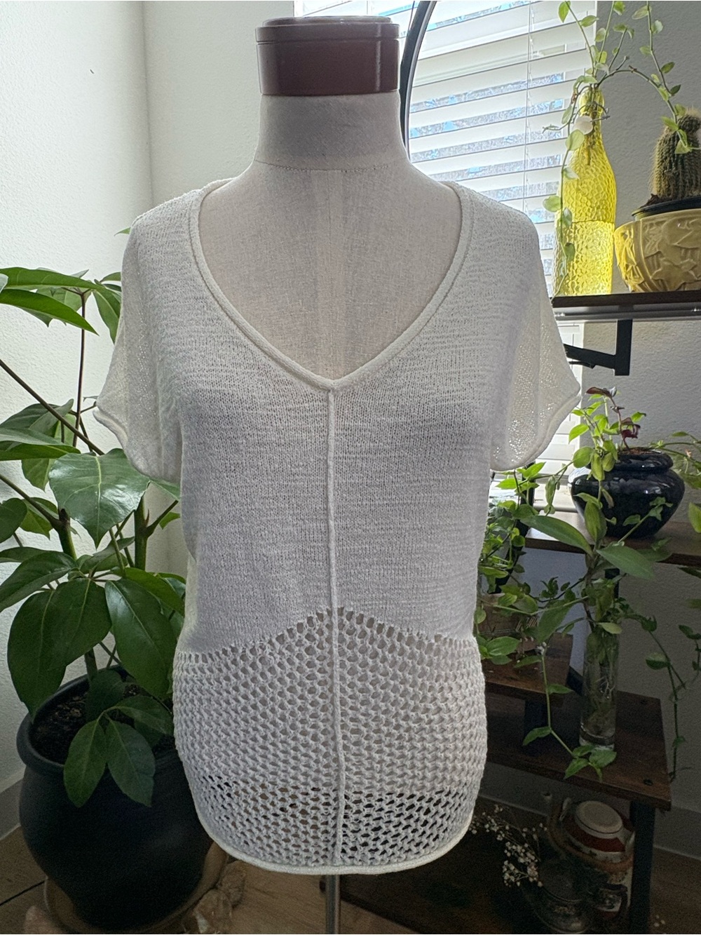 Gianni Bini White Textured Knit Summer Top - XS GUC